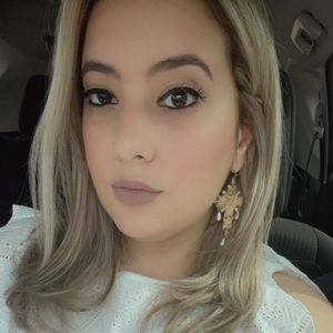 Meet your Posher, Adriana